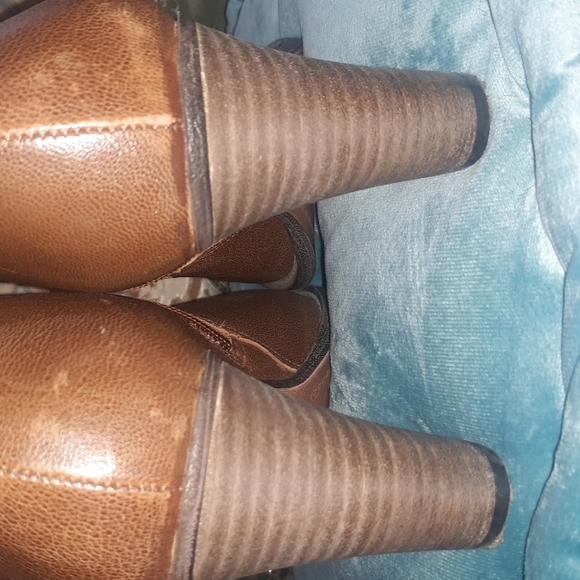 🌺VINCE CAMUTO LEATHER ANKLE BOOTS - Picture 6 of 7